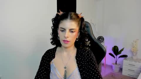 Milagros online show from 12.08.24