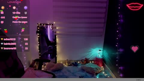 Snapshot of millandiux chatting on 01.26.25 millandiux online show from 01.26.25