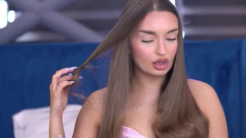 Snapshot of millaserene chatting on 09.09.25 Milla online show from 09.09.25