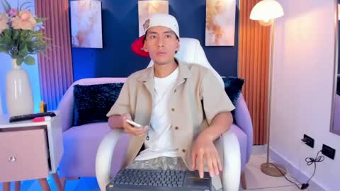 Snapshot of miller_tommy chatting on 04.12.26 Tommy online show from 04.12.26