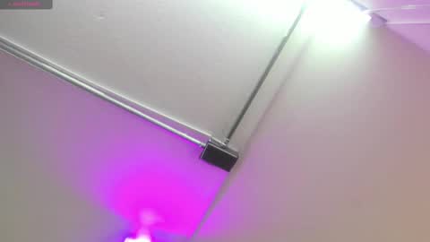 miller_vanessa_ online show from 02.18.25