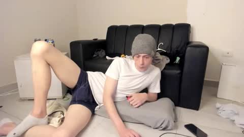 Snapshot of millerjdm chatting on 05.12.26 SlimnHungOH online show from 05.12.26