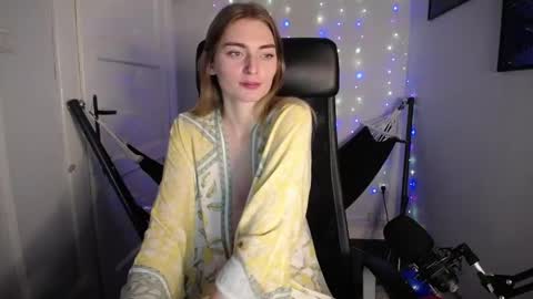 Snapshot of millie_lacroix chatting on 12.12.24 millie_lacroix online show from 12.12.24