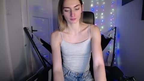 Snapshot of millie_lacroix chatting on 01.25.25 millie_lacroix online show from 01.25.25