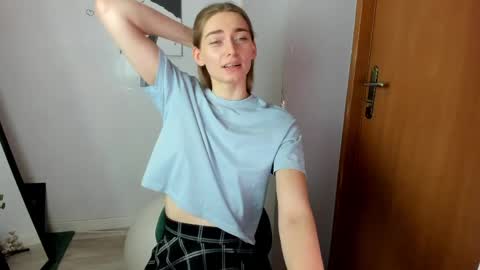 Snapshot of millie_lacroix chatting on 04.16.26 millie_lacroix online show from 04.16.26