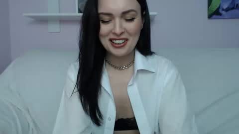 Snapshot of milly_hottt chatting on 02.13.25 Milly online show from 02.13.25