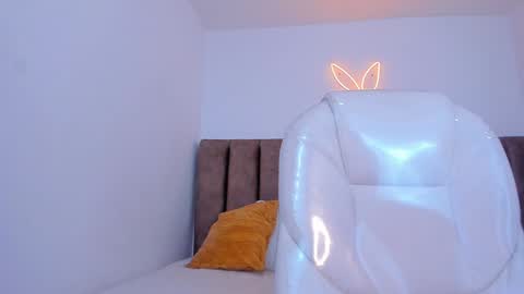 Milly online show from 12.10.24