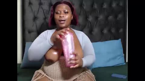 Snapshot of millyqueen56 chatting on 03.29.26 millyqueen56 online show from 03.29.26