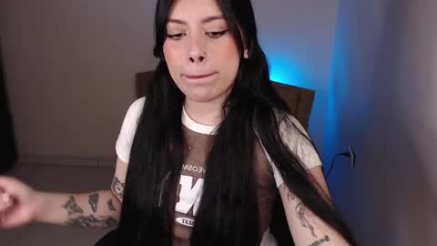 Snapshot of millyx_ chatting on 05.19.26 Emily online show from 05.19.26