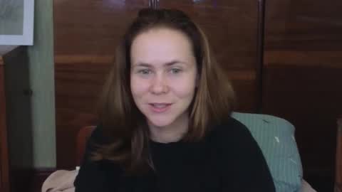 Snapshot of milora_ chatting on 09.11.25 Mila online show from 09.11.25