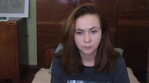 Snapshot of milora_ chatting on 09.12.25 Mila online show from 09.12.25