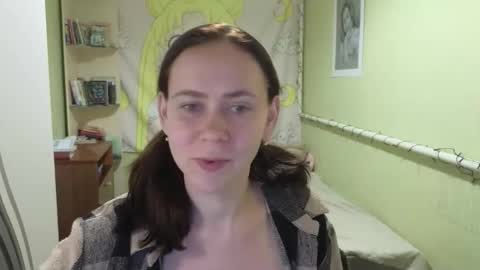 Snapshot of milora_ chatting on 09.25.25 Mila online show from 09.25.25