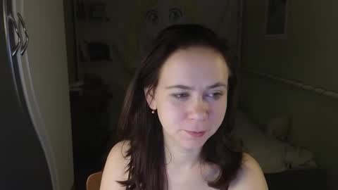 Snapshot of milora_ chatting on 09.26.25 Mila online show from 09.26.25