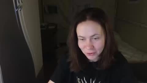 Snapshot of milora_ chatting on 09.30.25 Mila online show from 09.30.25