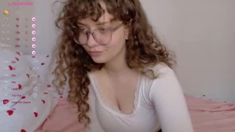 Snapshot of milounee chatting on 02.21.26 milounee online show from 02.21.26