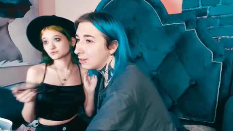 Snapshot of milten_trish chatting on 12.11.24 milten_trish online show from 12.11.24