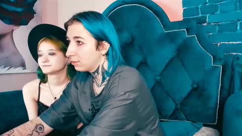 Snapshot of milten_trish chatting on 12.11.24 milten_trish online show from 12.11.24