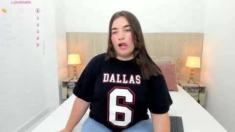 Snapshot of milu_gomez chatting on 01.11.26 Milu Gomez online show from 01.11.26