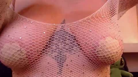 Milu Wallace  online show from 11.28.25