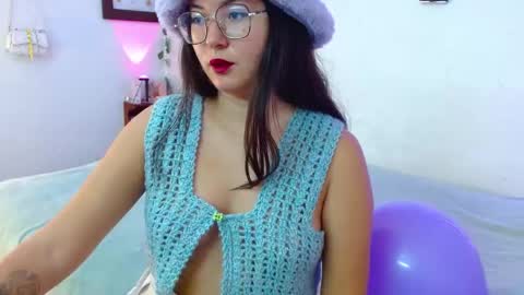 Snapshot of mily_baker chatting on 05.12.26 mily_baker online show from 05.12.26