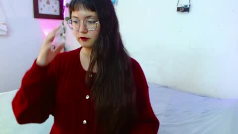 Snapshot of mily_baker chatting on 05.25.26 mily_baker online show from 05.25.26