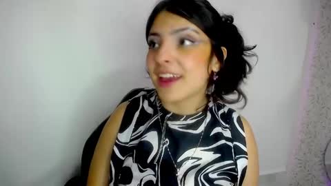 Snapshot of mily_lu chatting on 05.31.26 mily online show from 05.31.26