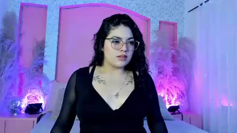 Snapshot of mily_sins chatting on 06.12.26 Mily online show from 06.12.26