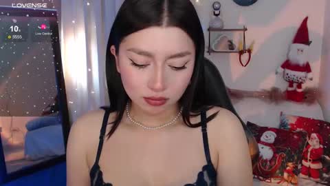 Snapshot of mily_thomson_b chatting on 12.15.25 Mily online show from 12.15.25