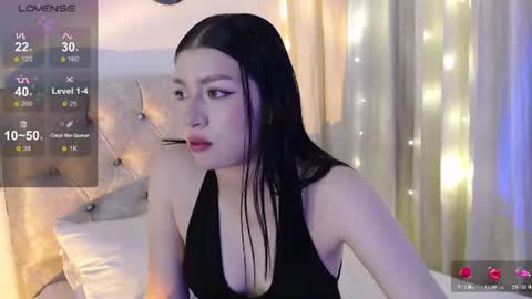 Snapshot of mily_thomson_b chatting on 06.22.26 Mily online show from 06.22.26