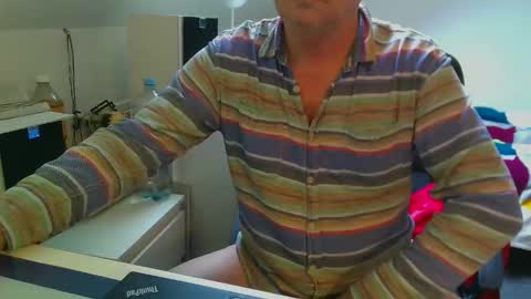 Snapshot of milymen26 chatting on 03.16.26 Milymen26 Polish man master fereskik straight mature online show from 03.16.26