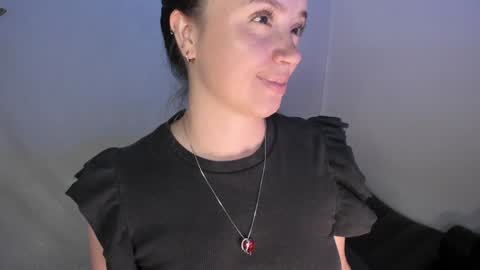 Snapshot of milysauria_ chatting on 12.28.24 Mily  online show from 12.28.24