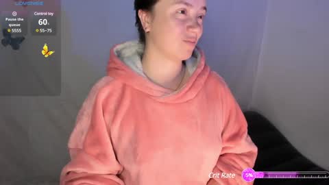 Snapshot of milysauria_ chatting on 01.29.25 Mily  online show from 01.29.25