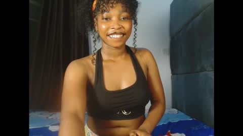 Snapshot of mimiluv6 chatting on 11.12.25 mimi online show from 11.12.25