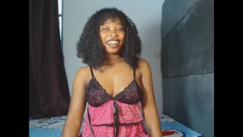 Snapshot of mimiluv6 chatting on 11.21.25 mimi online show from 11.21.25