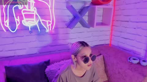 Minji online show from 01.07.25