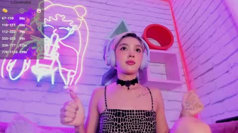 Minji online show from 01.21.25