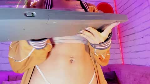 Minji online show from 01.24.25