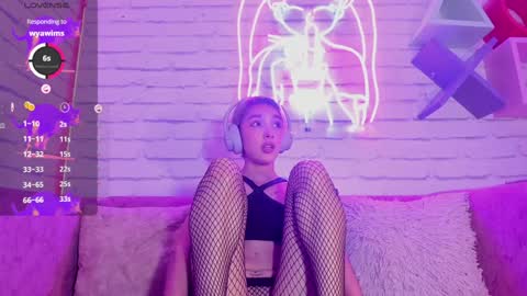 Minji online show from 01.31.25