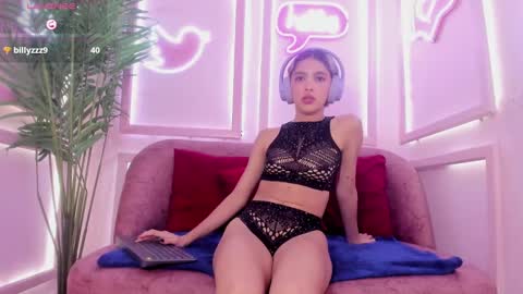 Minji online show from 03.03.25