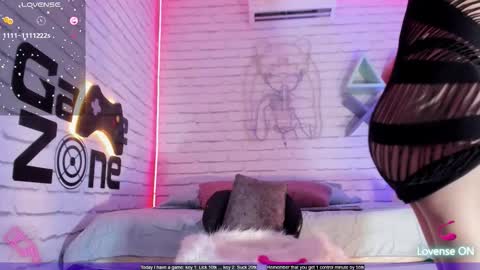 Minji online show from 09.12.25