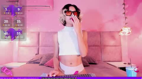 Minji online show from 09.29.25