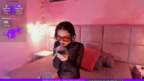 Minji online show from 10.02.25