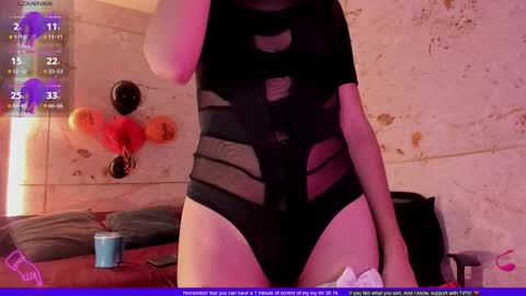 Minji online show from 10.14.25