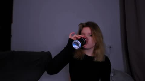 Snapshot of mina27372 chatting on 12.05.24 hi Im Mina  online show from 12.05.24