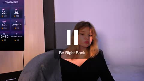 Snapshot of mina27372 chatting on 12.10.24 hi Im Mina  online show from 12.10.24