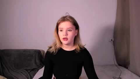 Snapshot of mina27372 chatting on 12.13.24 hi Im Mina  online show from 12.13.24