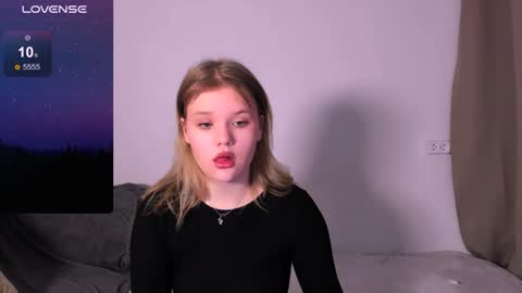 Snapshot of mina27372 chatting on 12.17.24 hi Im Mina  online show from 12.17.24