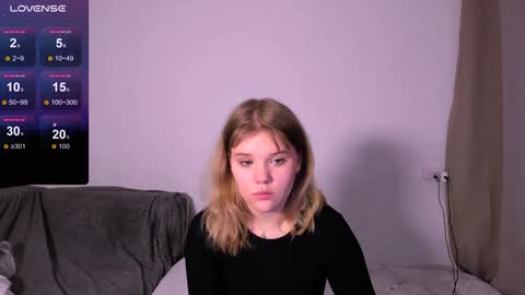 Snapshot of mina27372 chatting on 12.18.24 hi Im Mina  online show from 12.18.24