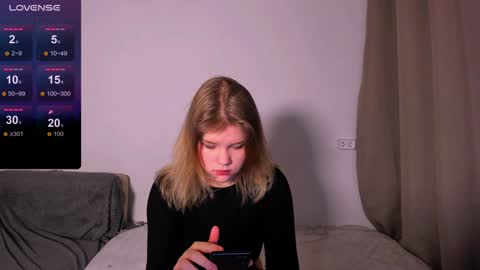 Snapshot of mina27372 chatting on 12.23.24 hi Im Mina  online show from 12.23.24