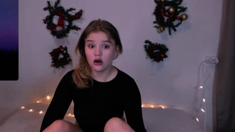 Snapshot of mina27372 chatting on 12.25.24 hi Im Mina  online show from 12.25.24